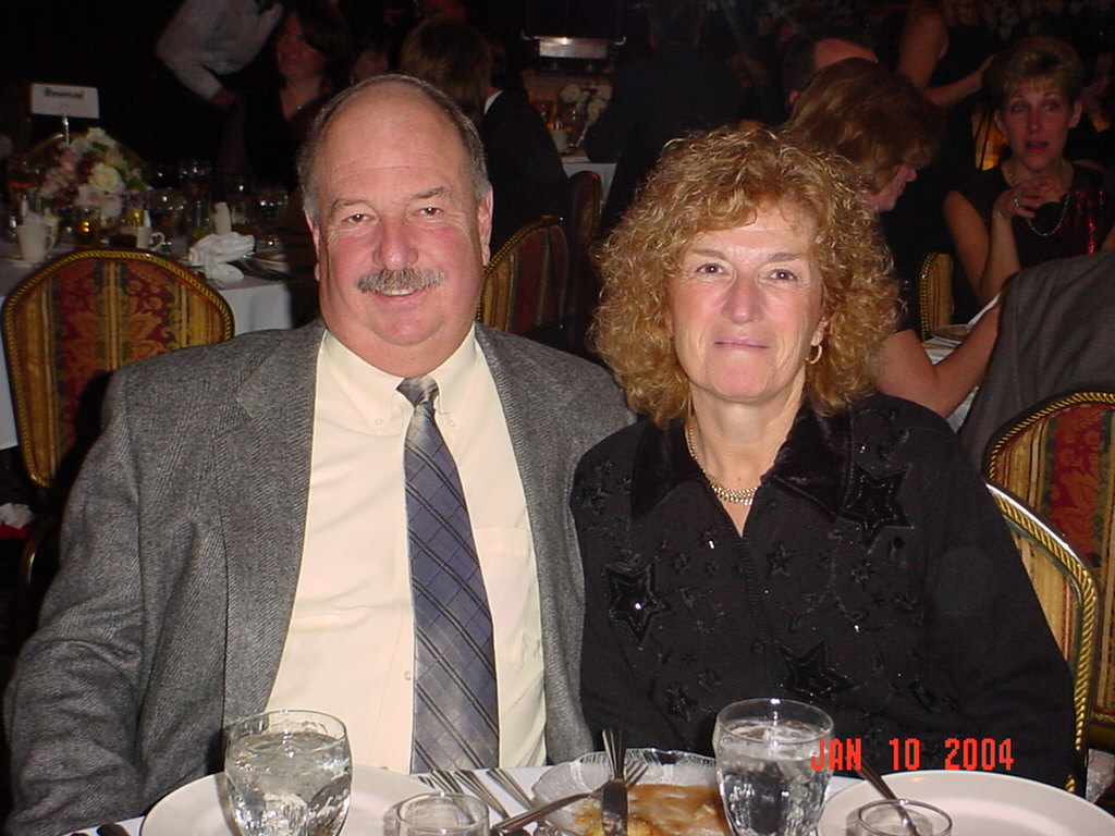 MIKE DETIG and PAM.jpg (204574 bytes)